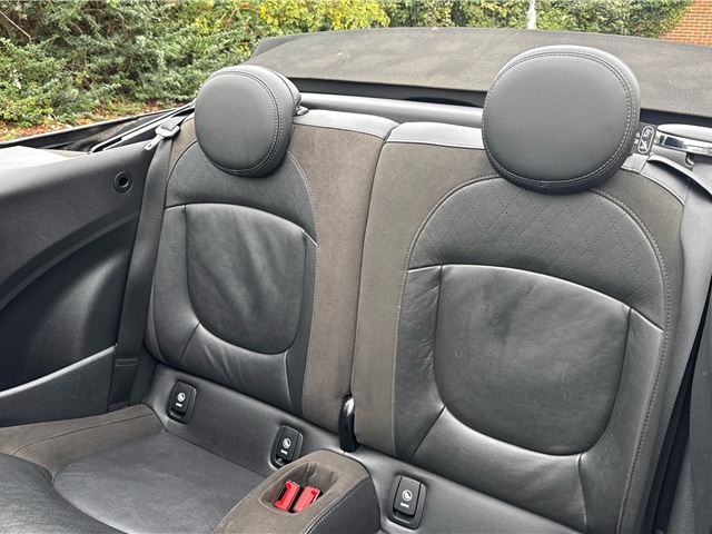 Used MINI Convertible 2018 for sale - 76139739: Photo 9
