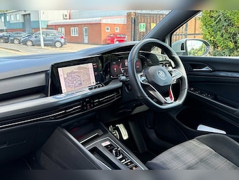 Used Volkswagen Golf 2020 for sale - 76111705: Photo 2