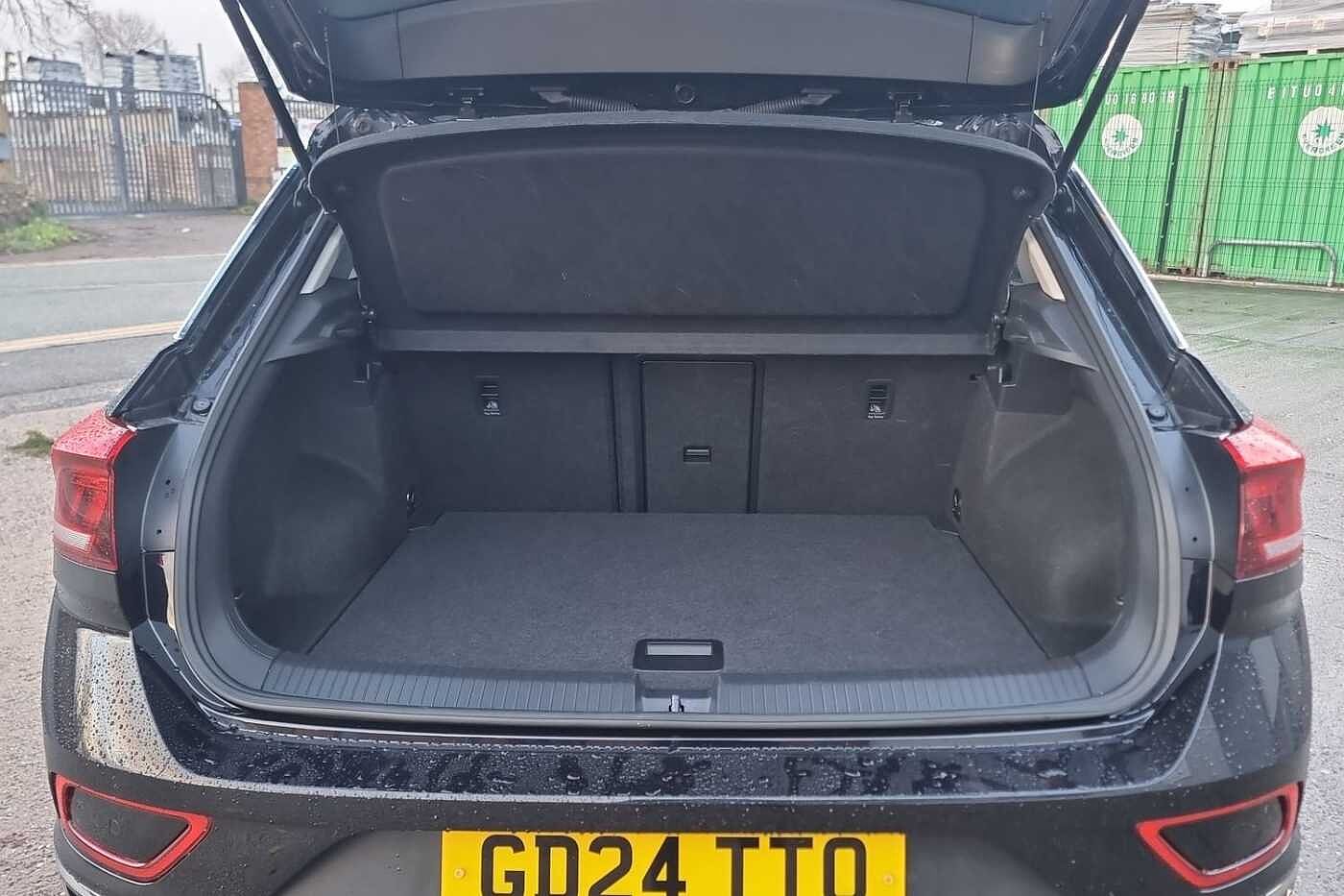 Used Volkswagen T-Roc 2024 for sale - 77176839: Photo 11