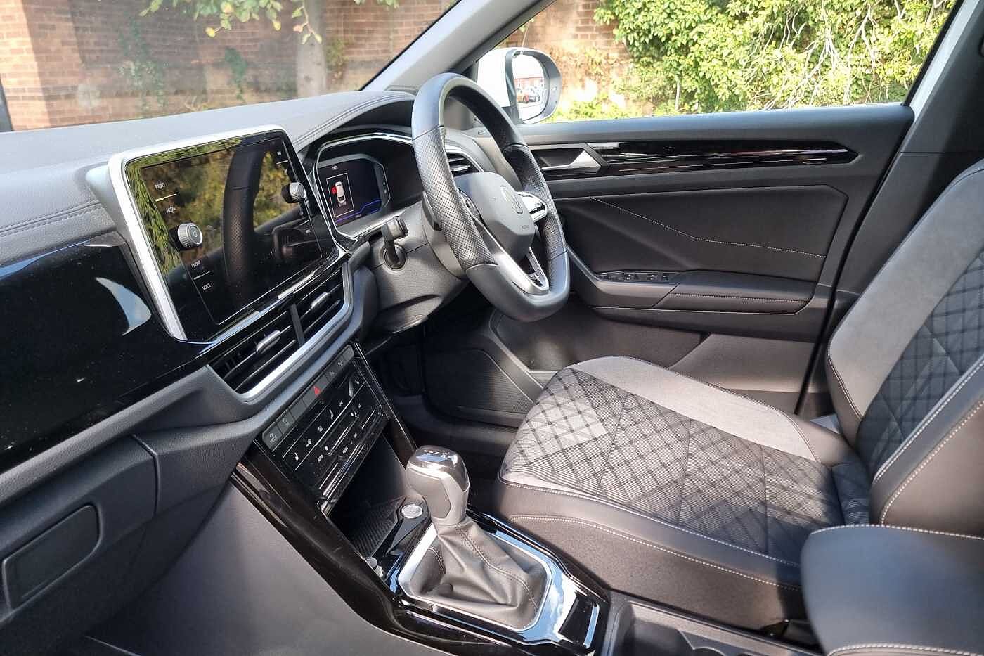 Used Volkswagen T-Roc 2022 for sale - 76110780: Photo 2