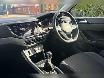 Used Volkswagen Polo 2022 for sale - 76111710: Photo 2