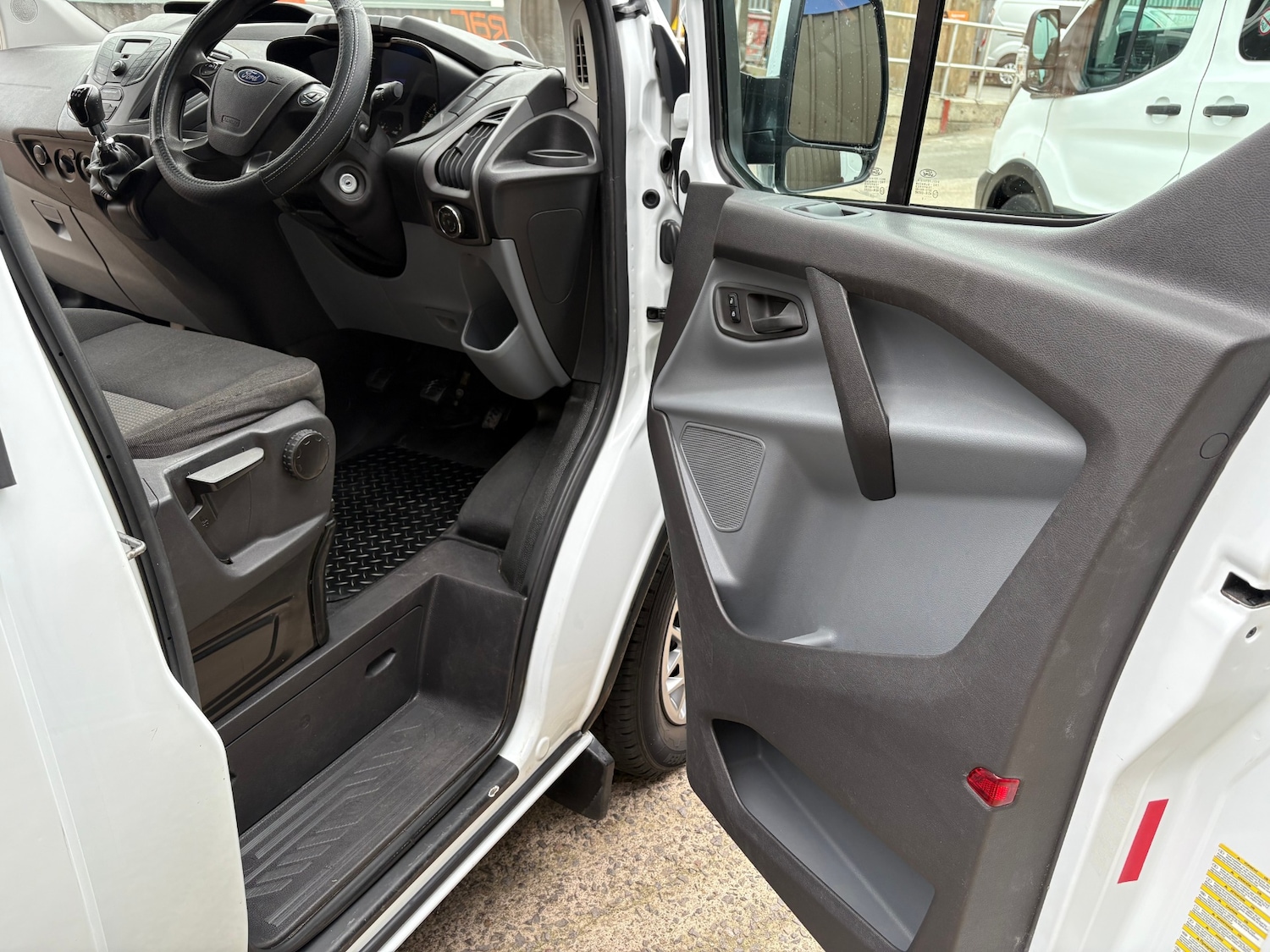 Used Ford Transit Custom 2015 for sale - 76288658: Photo 13