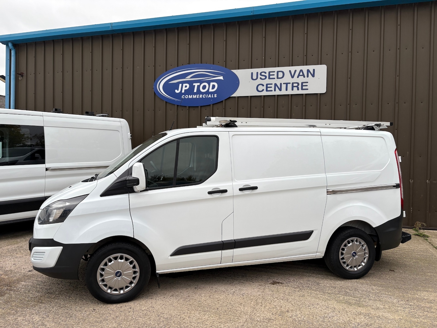Used Ford Transit Custom 2015 for sale - 76288658: Photo 2