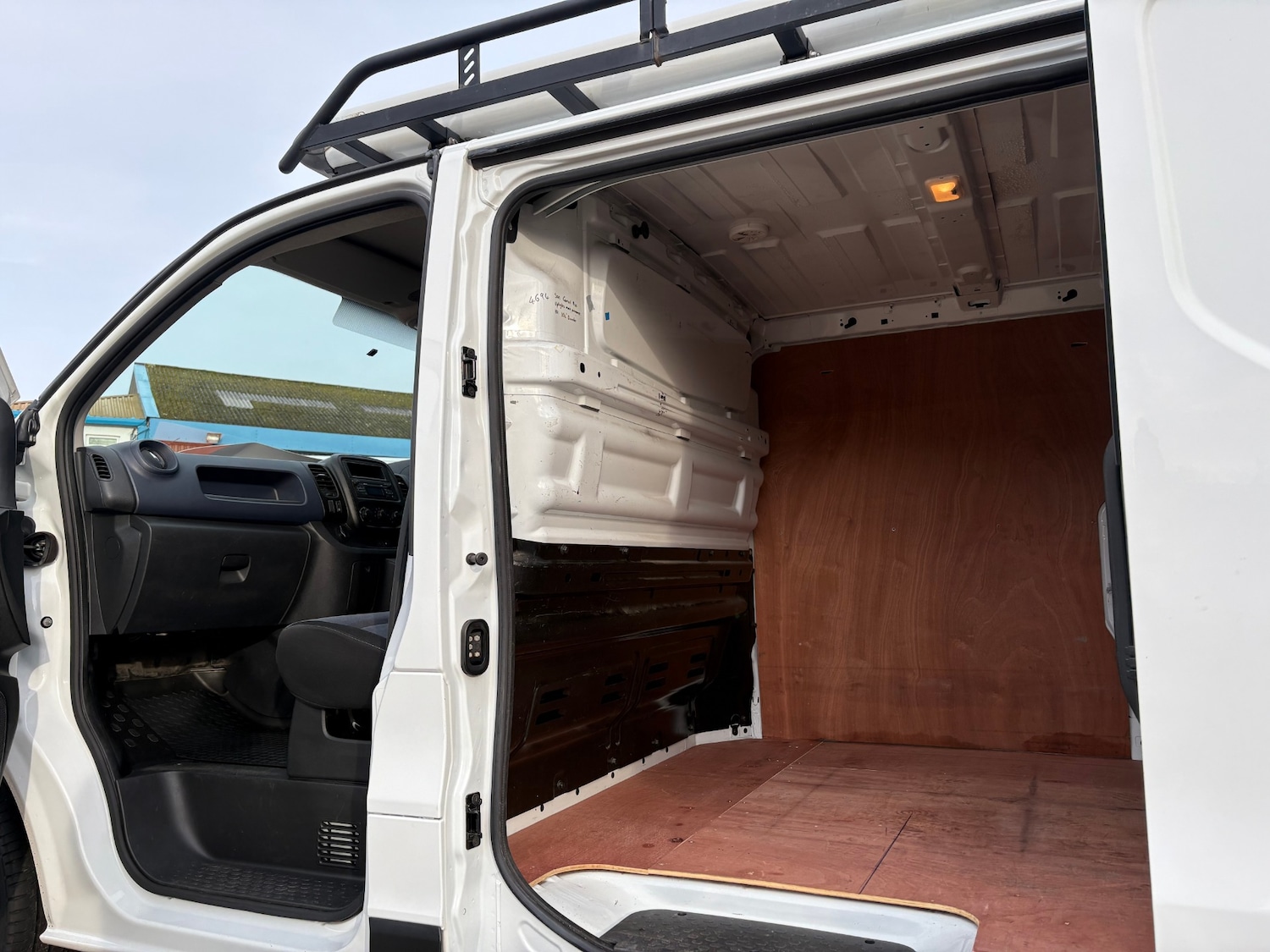 Used Vauxhall Vivaro 2018 for sale - 77199217: Photo 23