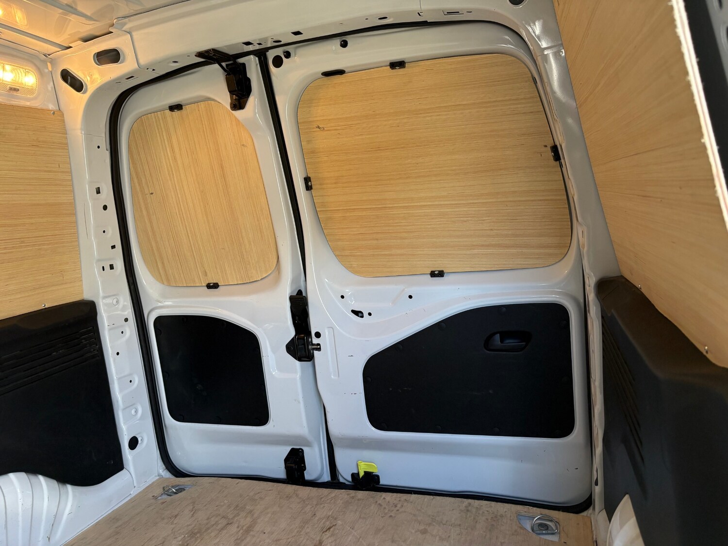 Used Peugeot Partner 2023 for sale - 77677244: Photo 20