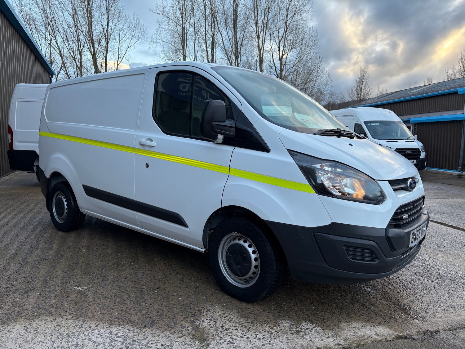 Used Ford Transit Custom 2017 for sale - 77248596: Photo 3