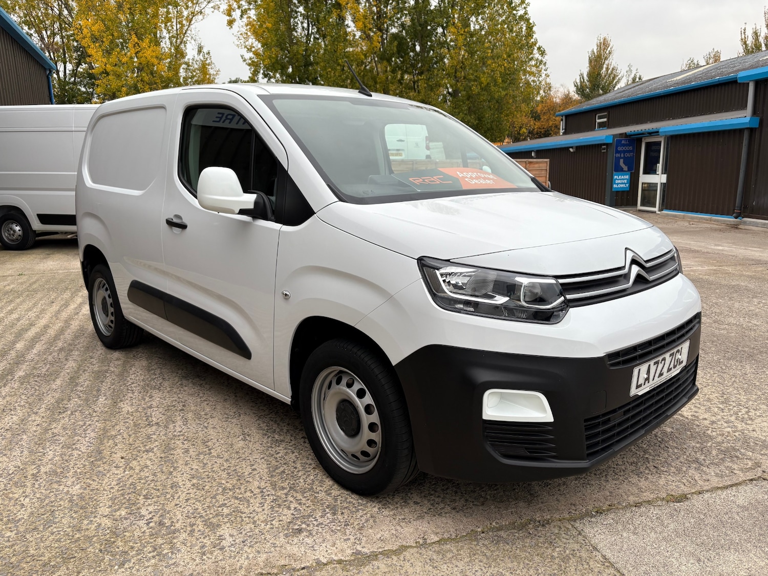 Used Citroen Berlingo 2022 for sale - 76277125: Photo 2