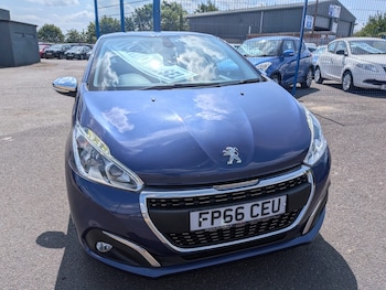 Used Peugeot 208 2016 for sale - 79353437: Photo