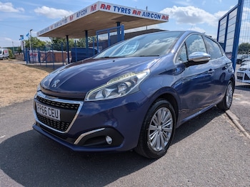 Used Peugeot 208 2016 for sale - 79353437: Photo