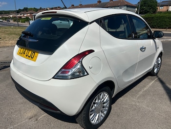 Used Chrysler Ypsilon 2014 for sale - 79151116: Photo