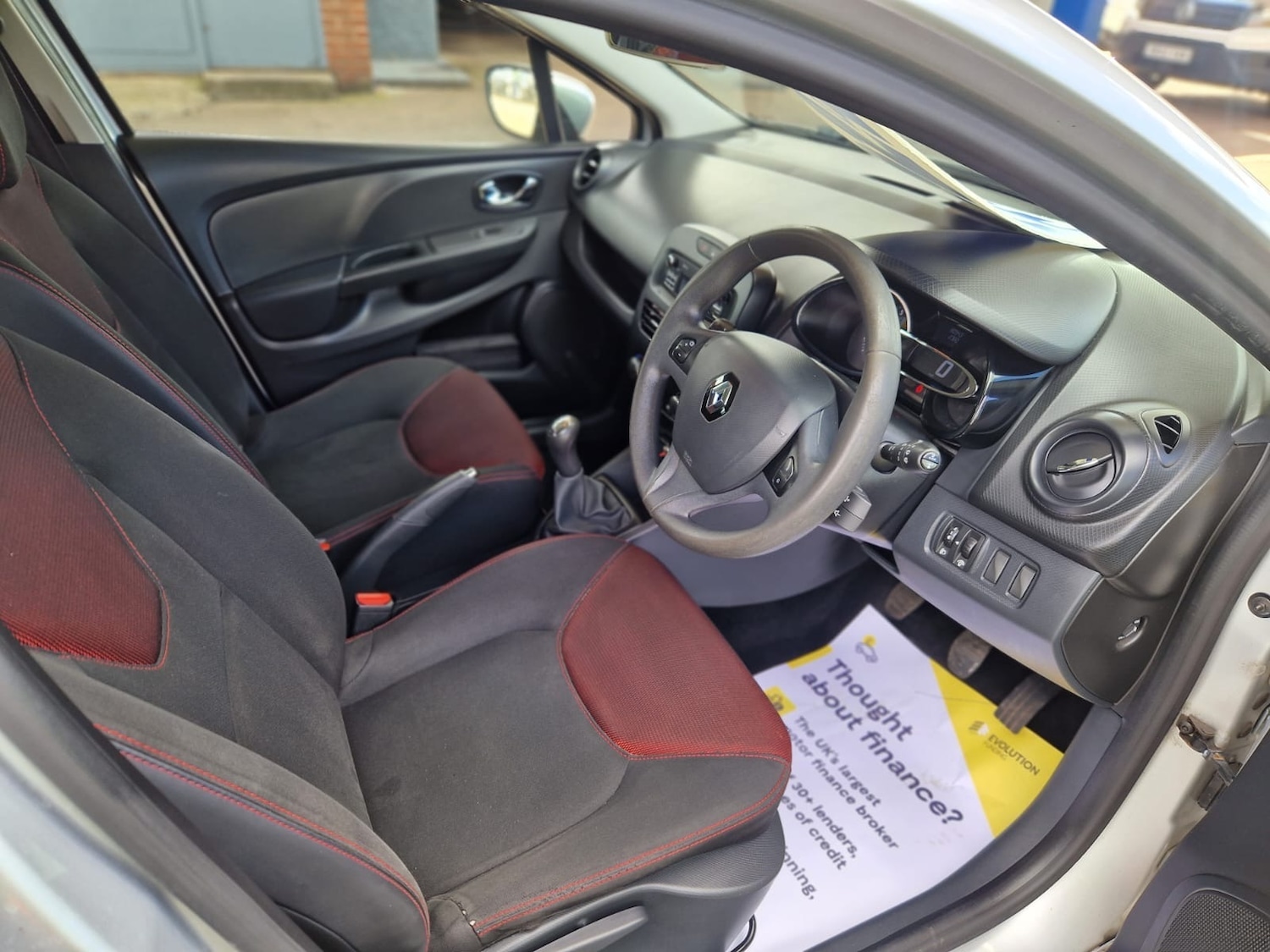 Used Renault Clio 2013 for sale - 75774160: Photo 11