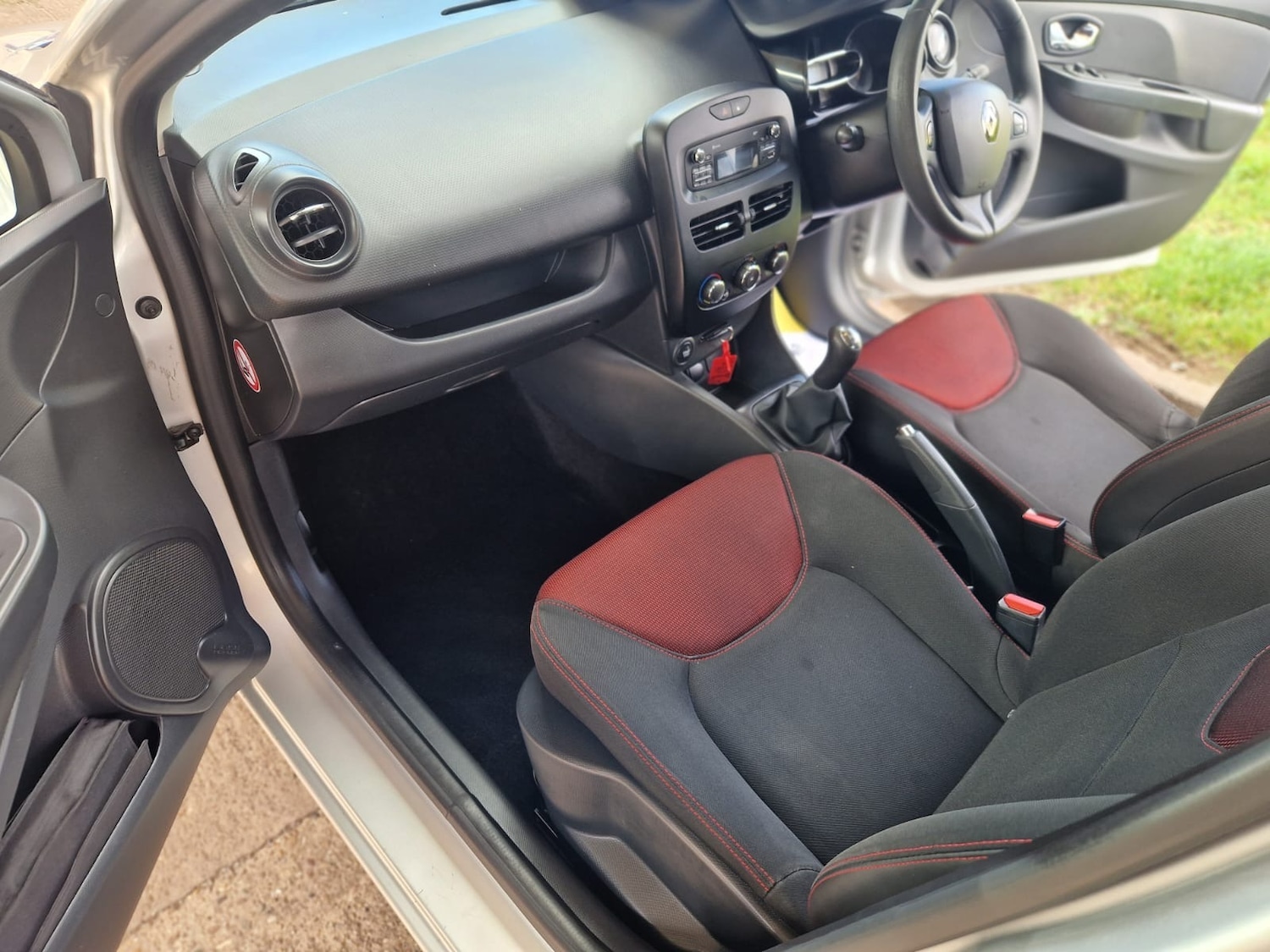 Used Renault Clio 2013 for sale - 75774160: Photo 14