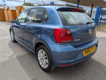 Used Volkswagen Polo 2015 for sale - 79663772: Photo