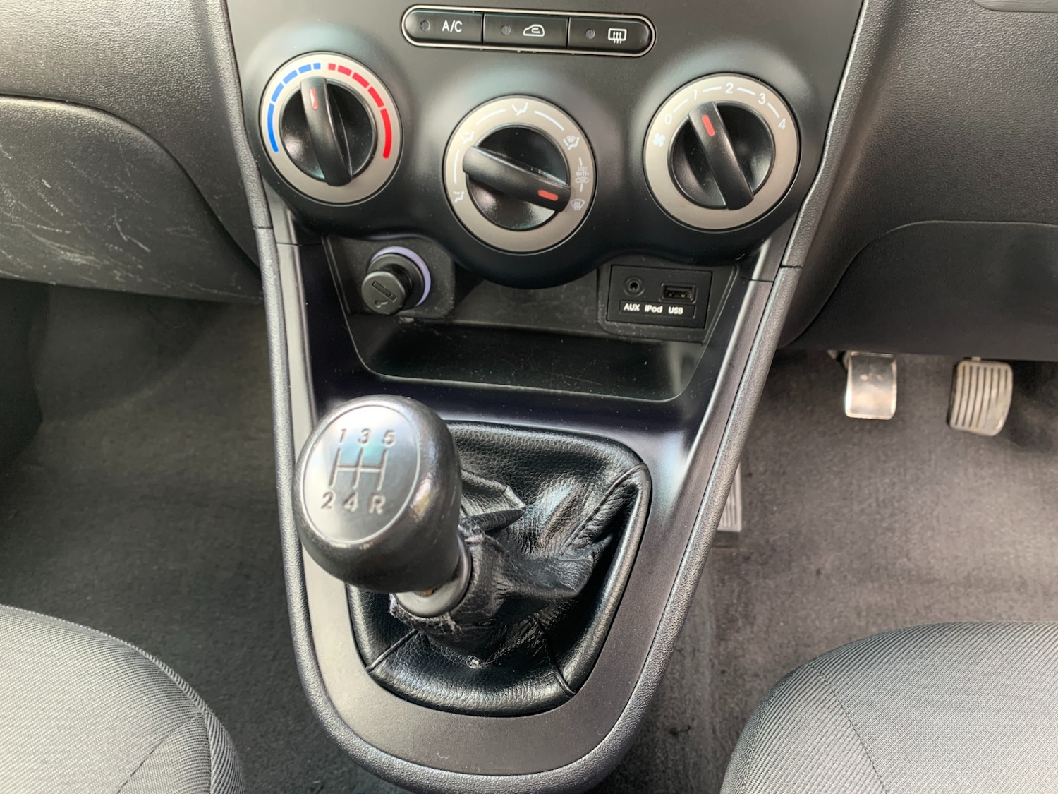 Used Hyundai i10 2013 for sale - 76709617: Photo 17