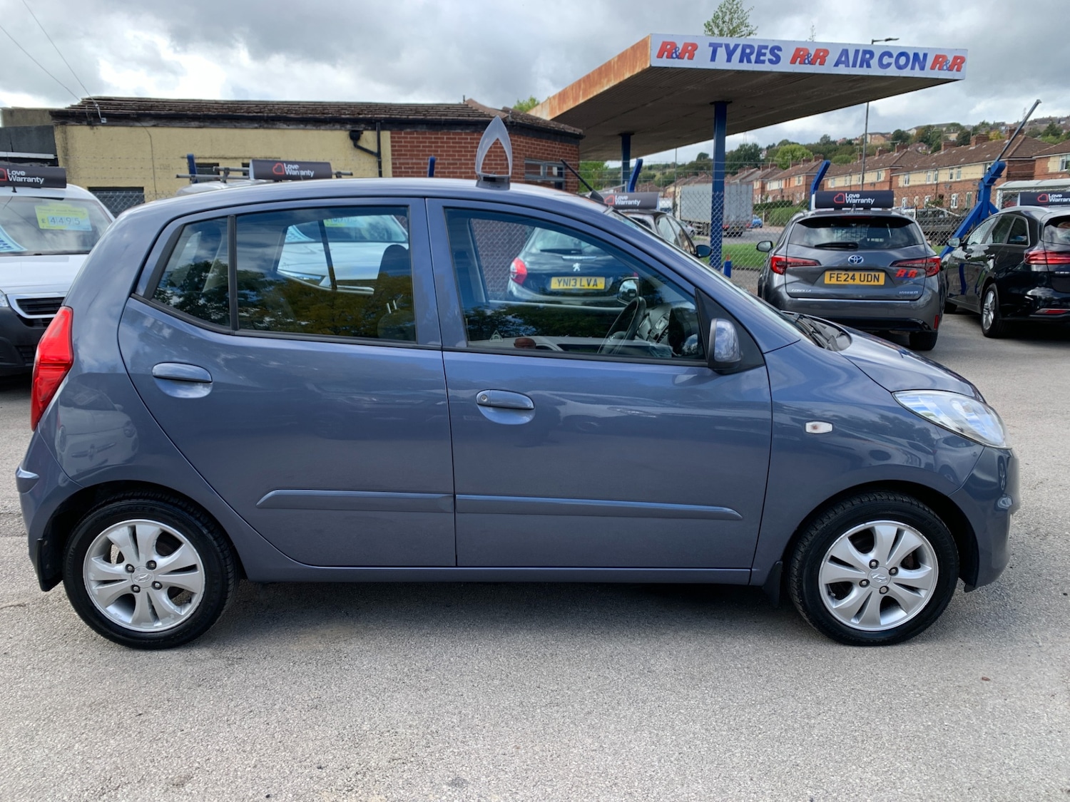 Used Hyundai i10 2013 for sale - 76709617: Photo 9