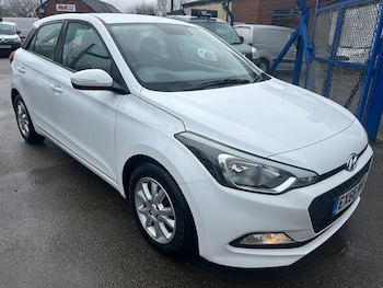 Used Hyundai i20 2016 for sale - 77689312: Photo