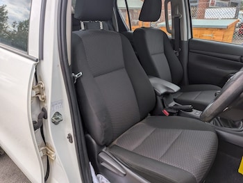 Used Toyota Hilux 2020 for sale - 79273232: Photo