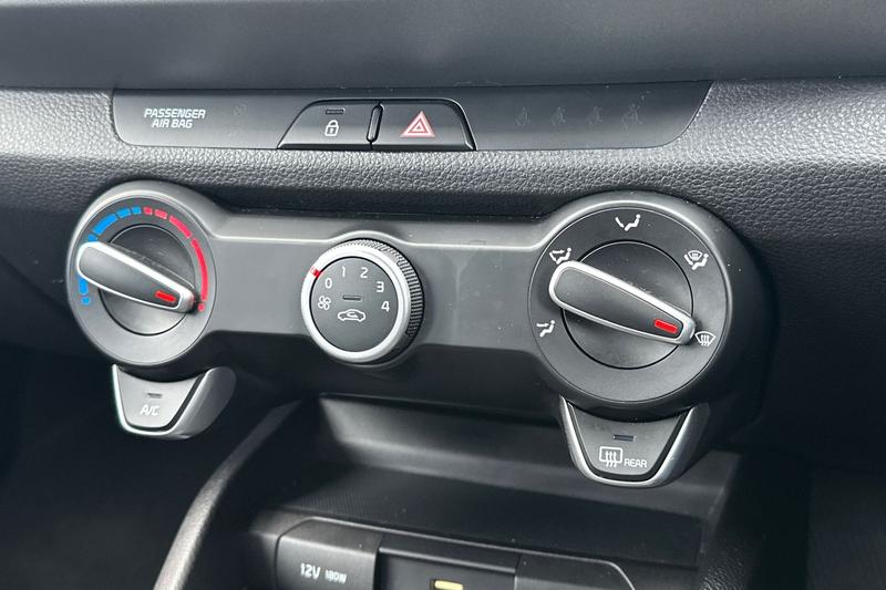 Used Kia Stonic 2020 for sale - 76680975: Photo 14