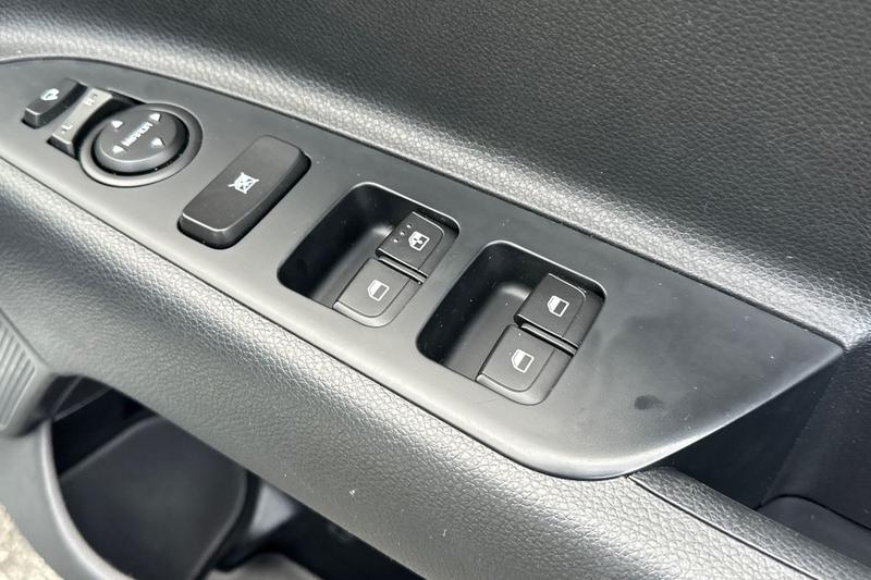 Used Kia Stonic 2020 for sale - 76680975: Photo 21