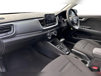 Used Kia Stonic 2020 for sale - 76680975: Photo