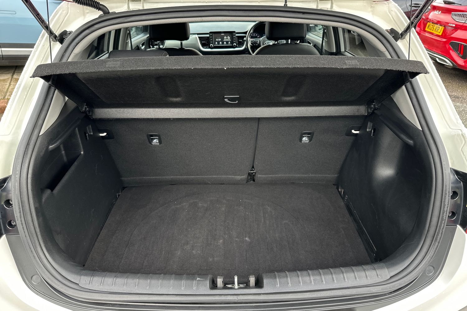 Used Kia Stonic 2020 for sale - 77560681: Photo 12