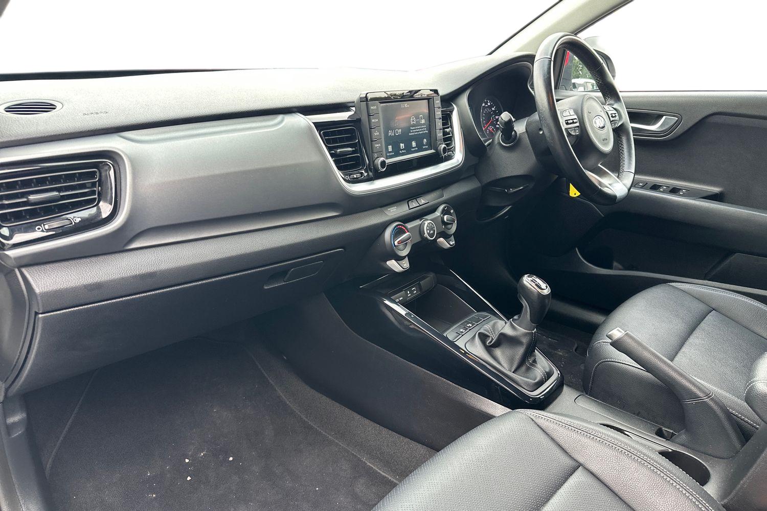 Used Kia Stonic 2020 for sale - 77560681: Photo 2