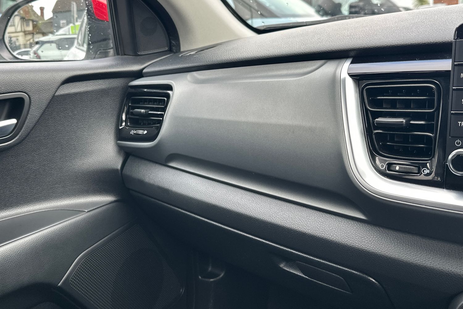 Used Kia Stonic 2020 for sale - 77560681: Photo 24