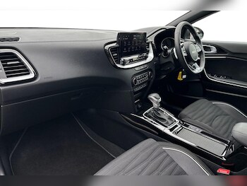 Used Kia Ceed 2025 for sale - 78213787: Photo