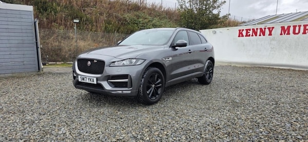 Used Jaguar F-Pace 2017 for sale - 76210412: Photo 2