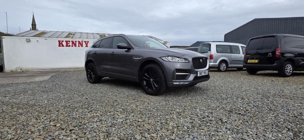 Used Jaguar F-Pace 2017 for sale - 76210412: Photo 4