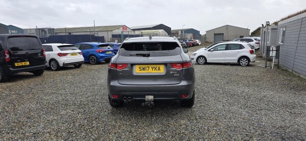Used Jaguar F-Pace 2017 for sale - 76210412: Photo 9