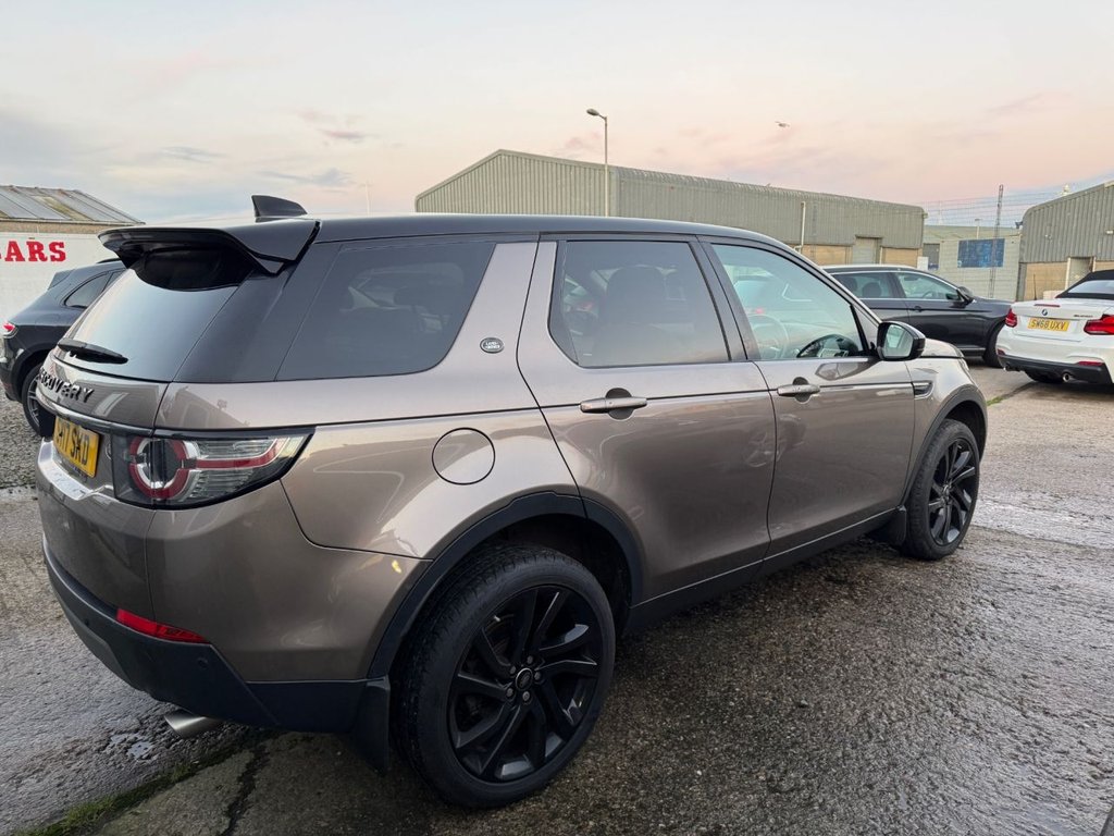 Used Land Rover Discovery Sport 2017 for sale - 77132722: Photo 4