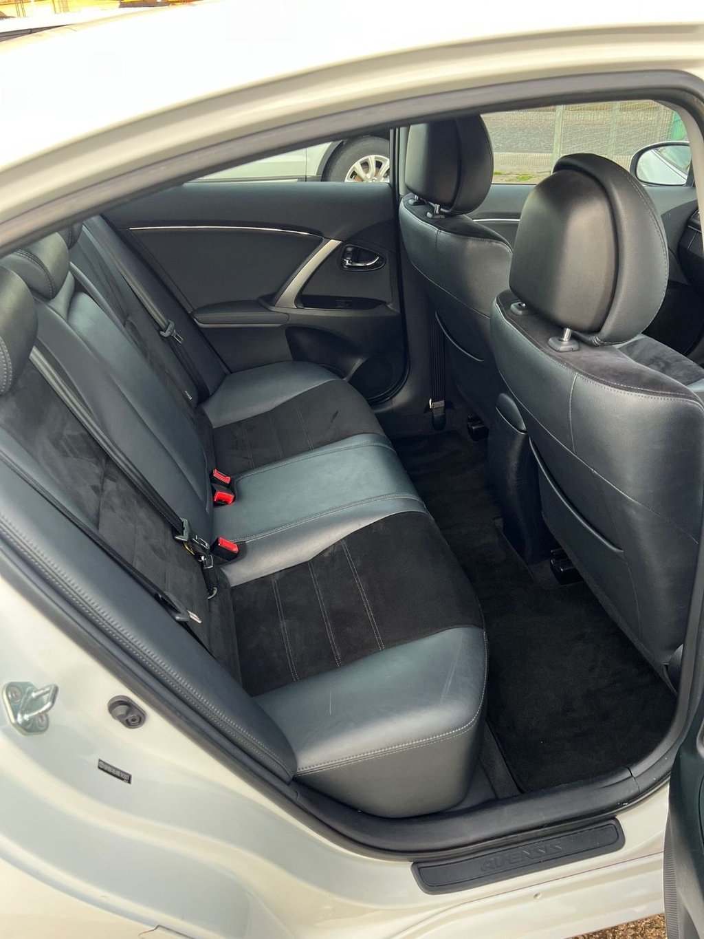 Used Toyota Avensis 2015 for sale - 76751423: Photo 7