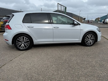 Used Volkswagen Golf 2020 for sale - 78293456: Photo