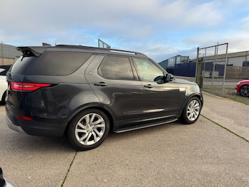 Used Land Rover Discovery 2017 for sale - 77231884: Photo