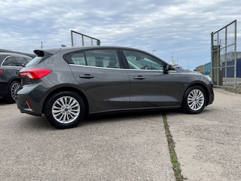 Used Ford Focus 2020 for sale - 76210209: Photo