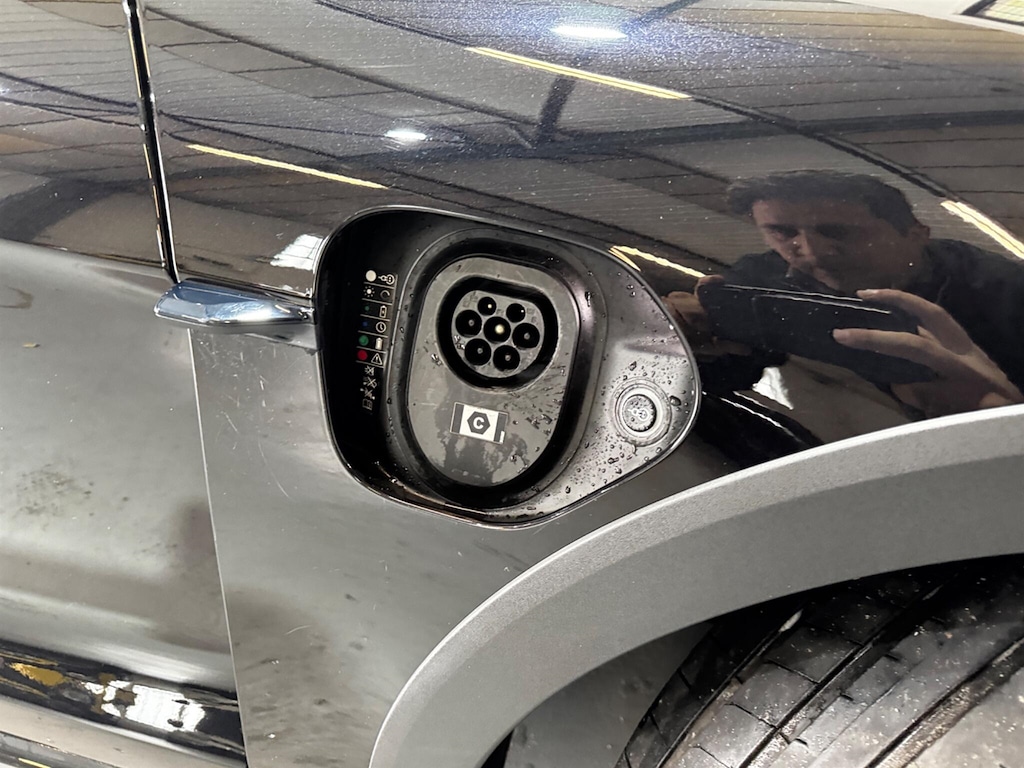 Used Porsche Taycan 2021 for sale - 76957168: Photo 24