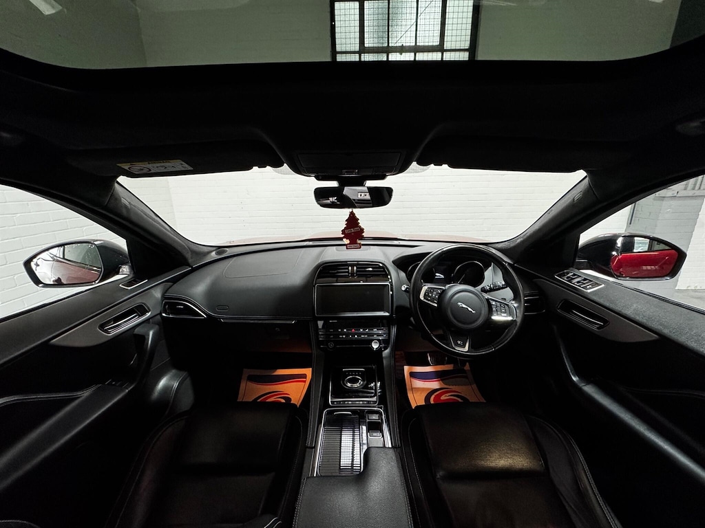 Used Jaguar F-Pace 2018 for sale - 76957172: Photo 17