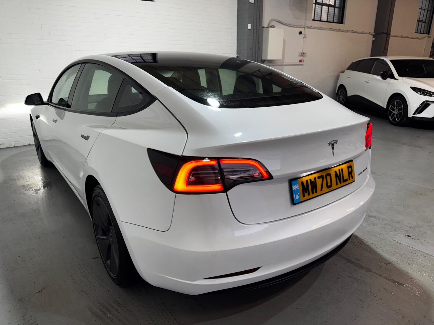 Used Tesla Model 3 2020 for sale - 76545898: Photo 4