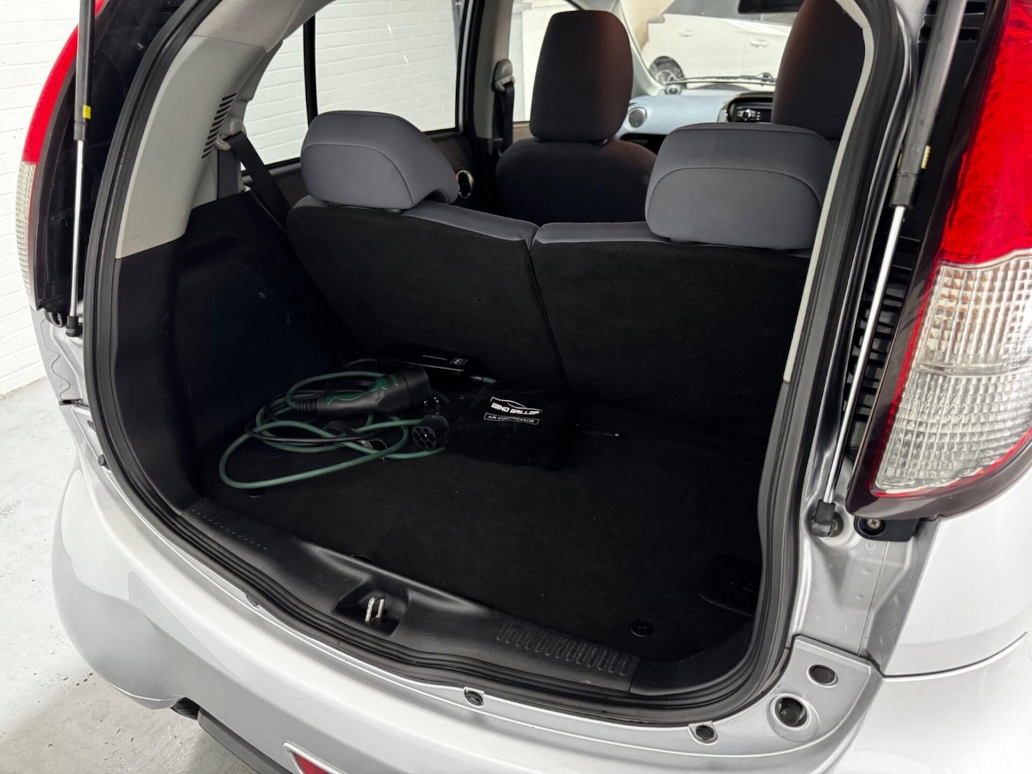 Used Peugeot iOn 2013 for sale - 76545902: Photo 24