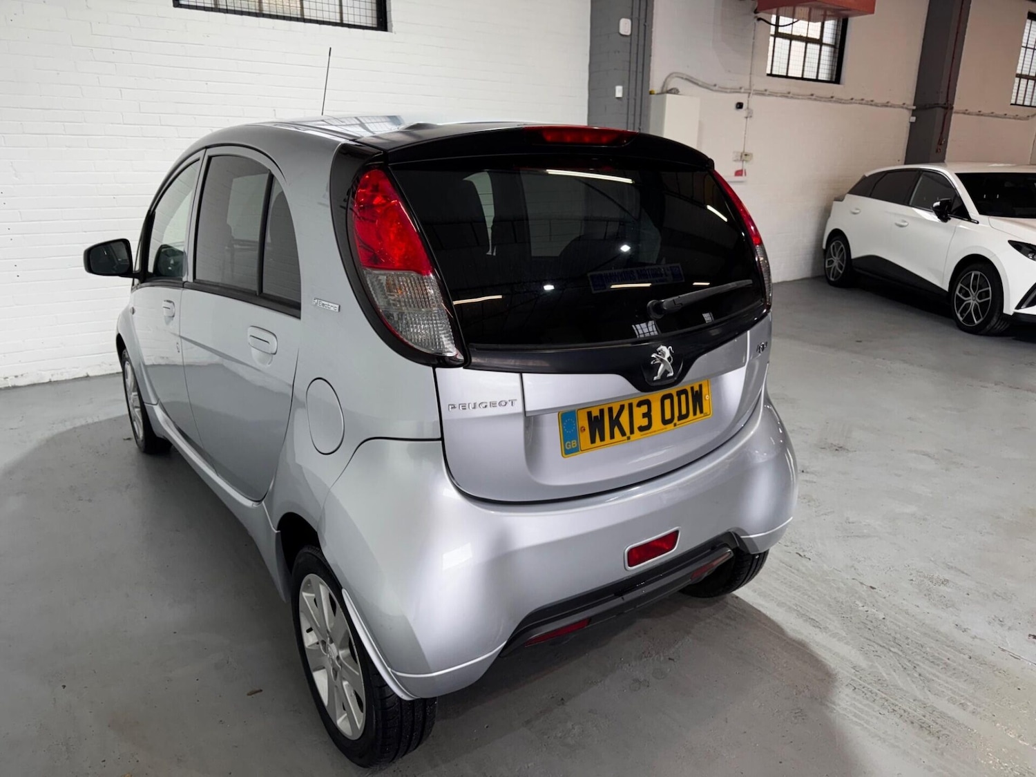 Used Peugeot iOn 2013 for sale - 76545902: Photo 4