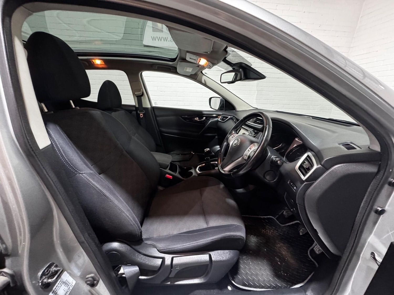 Used Nissan Qashqai 2015 for sale - 76545894: Photo 18