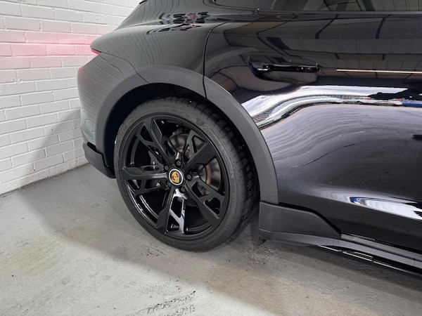 Used Porsche Taycan 2021 for sale - 75663104: Photo 32