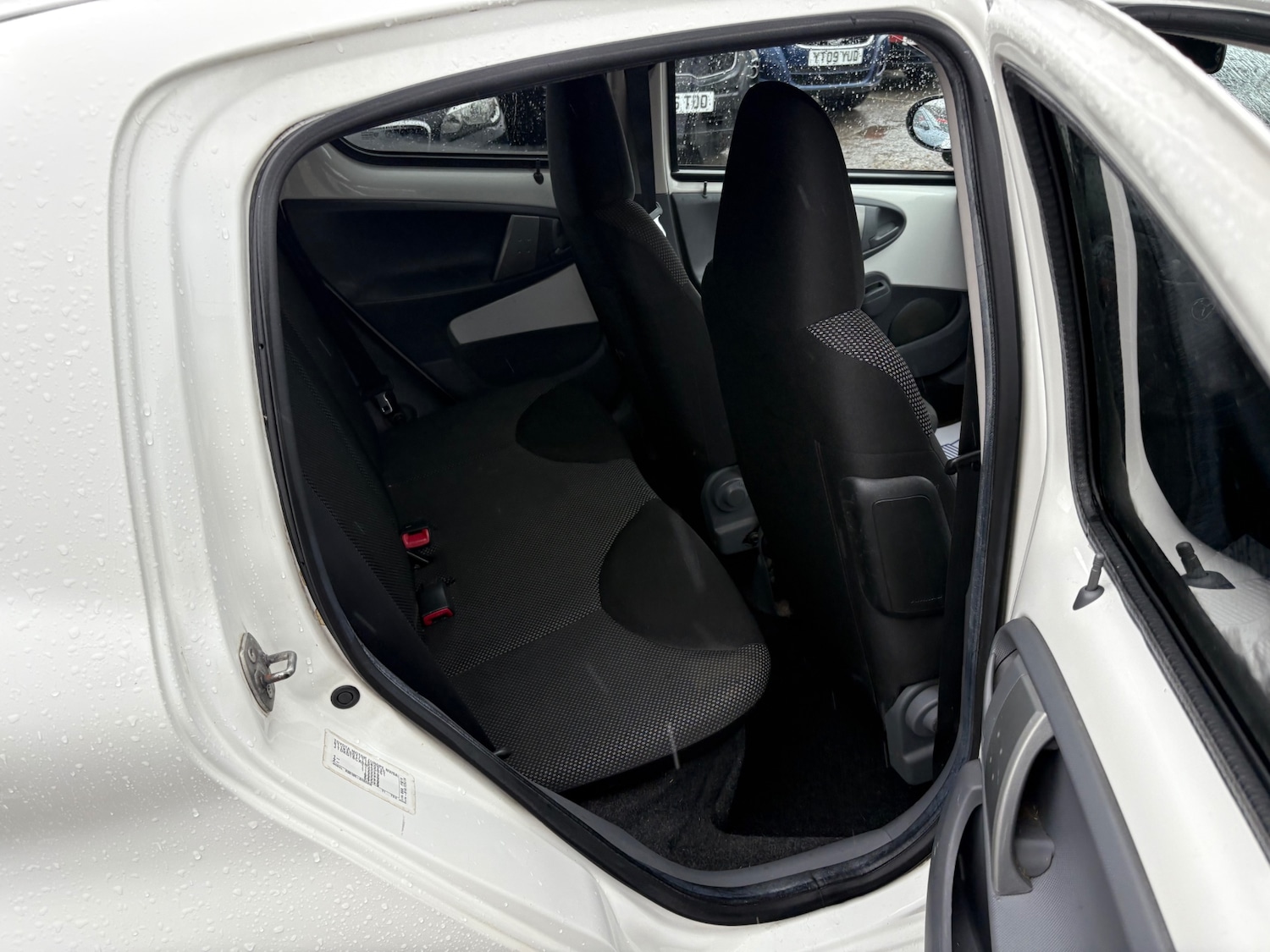 Used Toyota AYGO 2011 for sale - 76946311: Photo 12