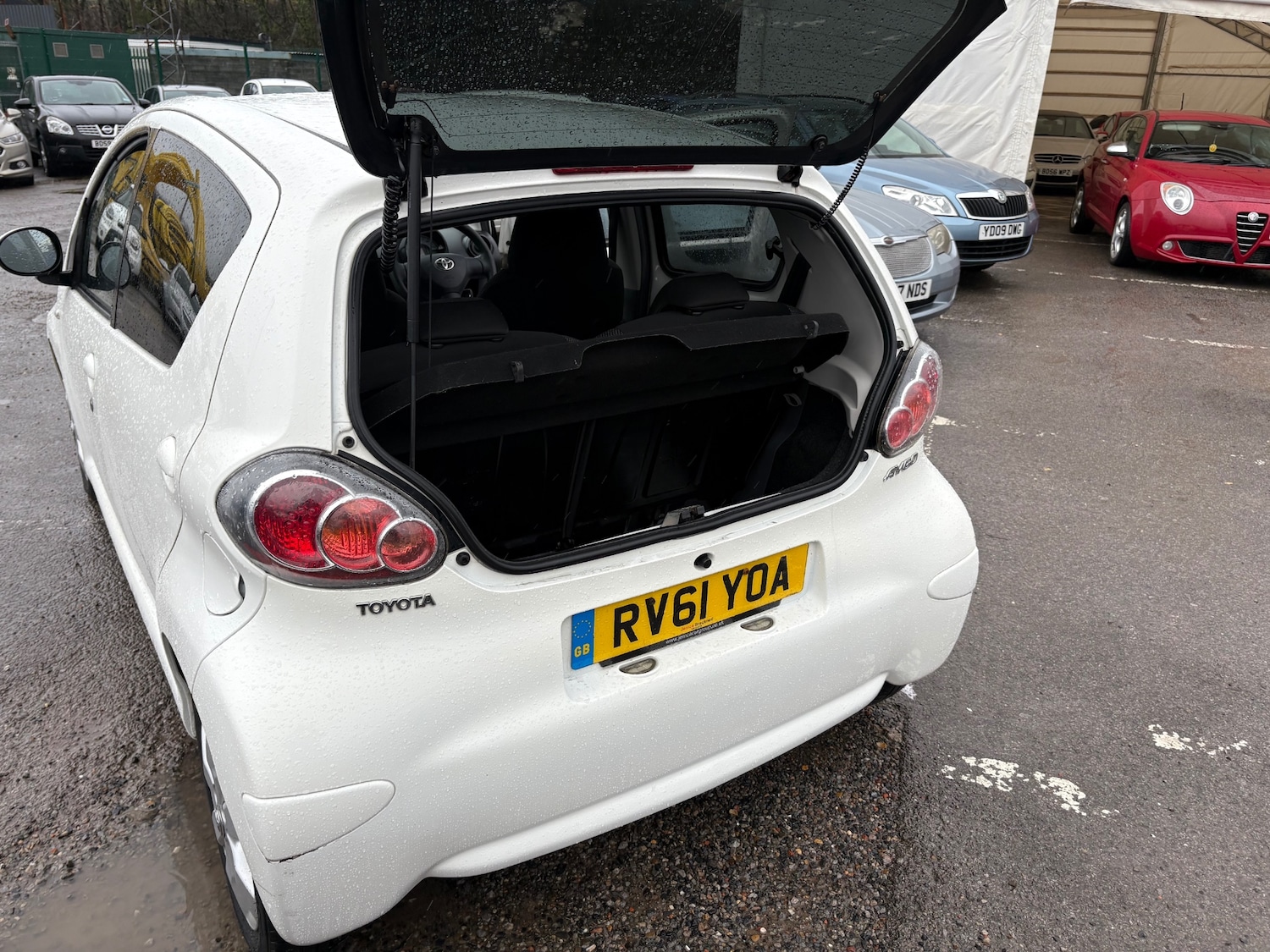 Used Toyota AYGO 2011 for sale - 76946311: Photo 13