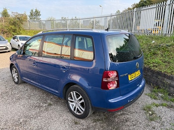Used Volkswagen Touran 2009 for sale - 75496756: Photo