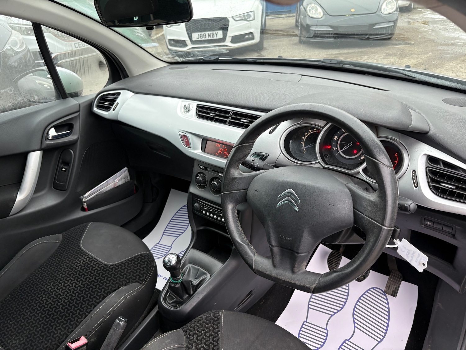 Used Citroen C3 2010 for sale - 77789119: Photo 9