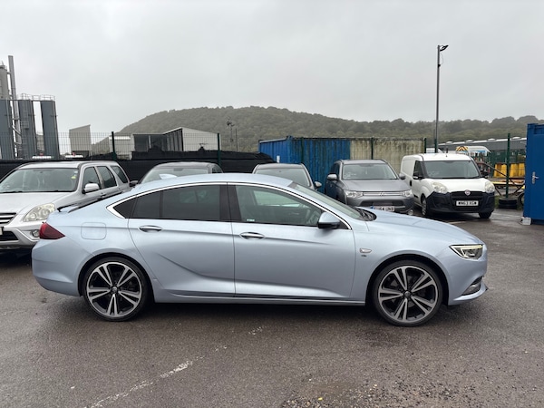 Used Vauxhall Insignia 2017 for sale - 76161605: Photo 2