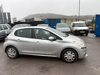 Used Peugeot 208 2019 for sale - 76163791: Photo 2