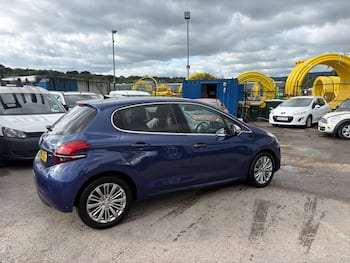 Used Peugeot 208 2016 for sale - 79868640: Photo